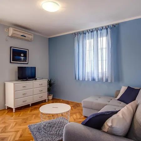 Apartment With Parking Space Losinj, Losinj - 2505 *