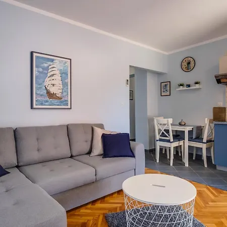 With Parking Space Losinj, Losinj - 2505 Apartment