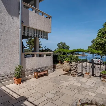 Appartamento With Parking Space Losinj, Losinj - 2505 *