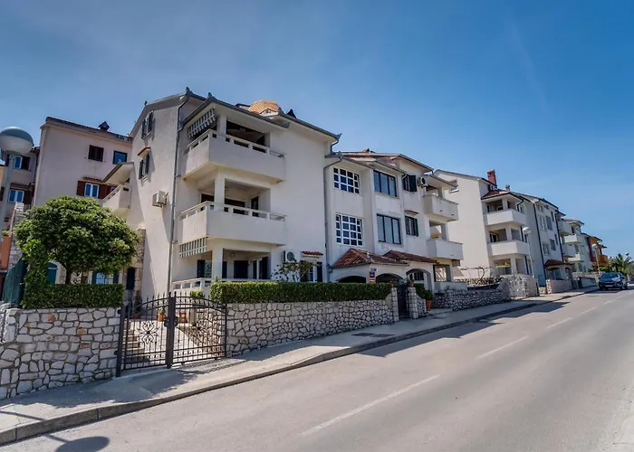Apartment With Parking Space Losinj, Losinj - 2505 *
