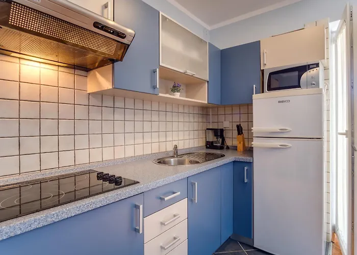 With Parking Space Losinj, Losinj - 2505 Apartment