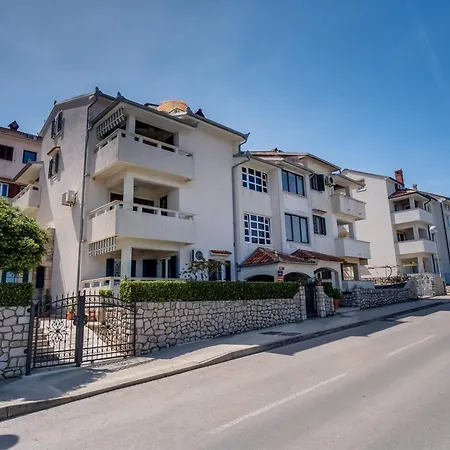 Appartement With Parking Space Losinj, Losinj - 2505 *