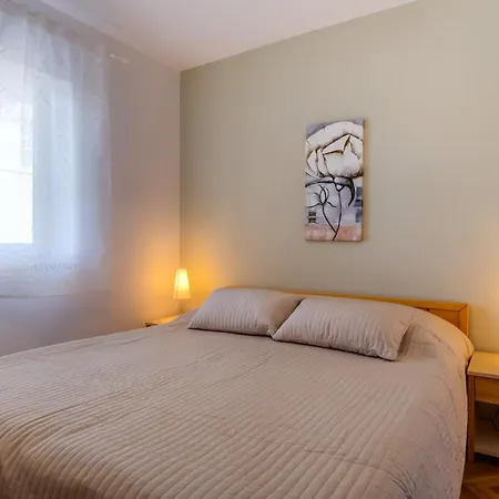 Appartement With Parking Space Losinj, Losinj - 2505