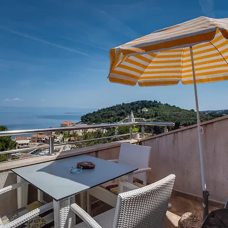 With Parking Space Losinj, Losinj - 2505 Apartament *