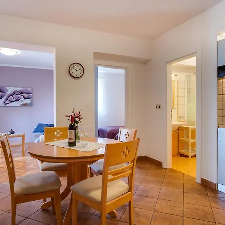 Apartament With Parking Space Losinj, Losinj - 2505